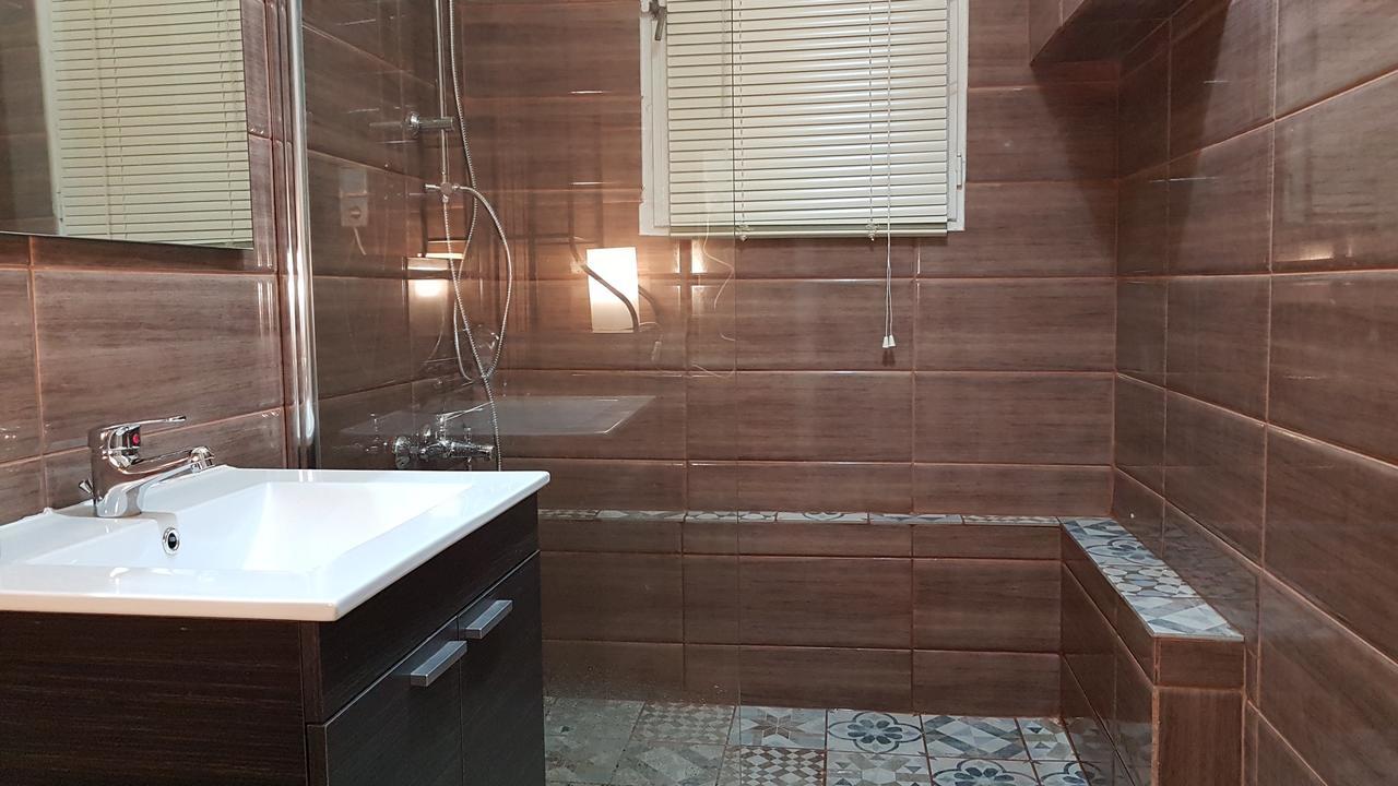 Menta Errathens Apartment - Athens Center, 5 Bd, 2 Bath Bagian luar foto