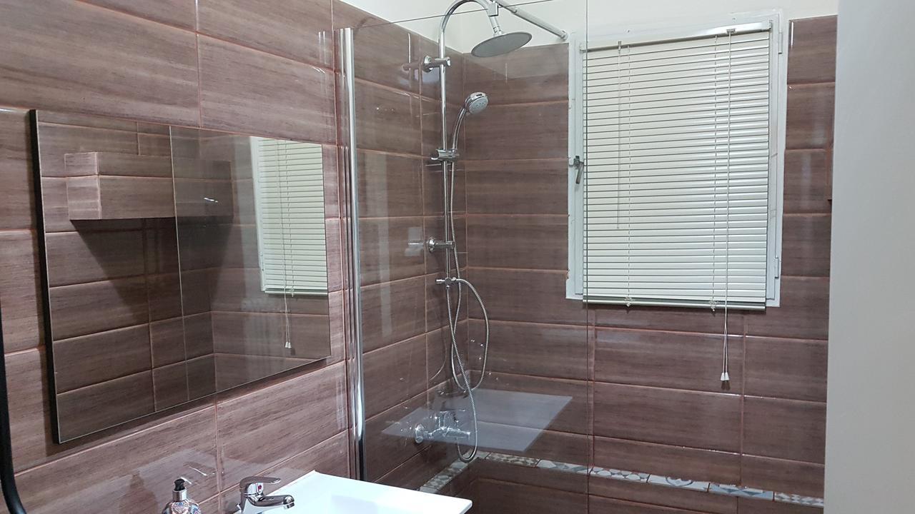 Menta Errathens Apartment - Athens Center, 5 Bd, 2 Bath Bagian luar foto
