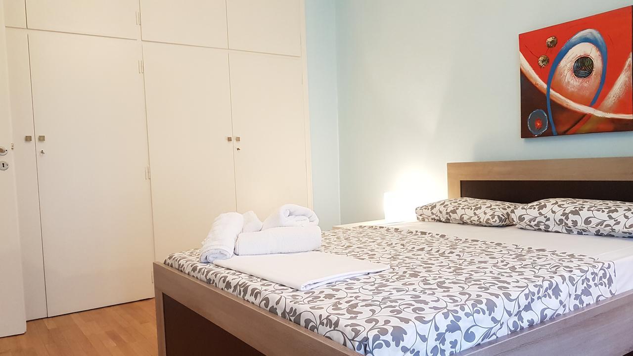 Menta Errathens Apartment - Athens Center, 5 Bd, 2 Bath Bagian luar foto